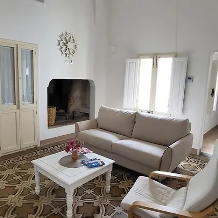 Dimora Salentina A Due Passi Da Pescoluse, Vakantiehuis
