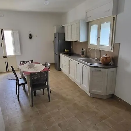 Dimora Salentina A Due Passi Da Pescoluse, Vakantiehuis *